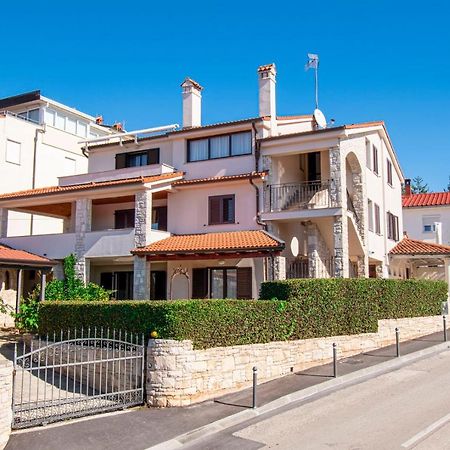 Holiday Apartment 50M From The Beach Пьешчана-Увала Экстерьер фото