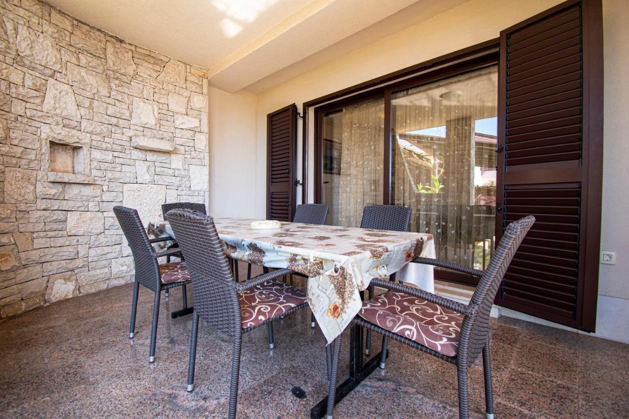 Holiday Apartment 50M From The Beach Пьешчана-Увала Экстерьер фото